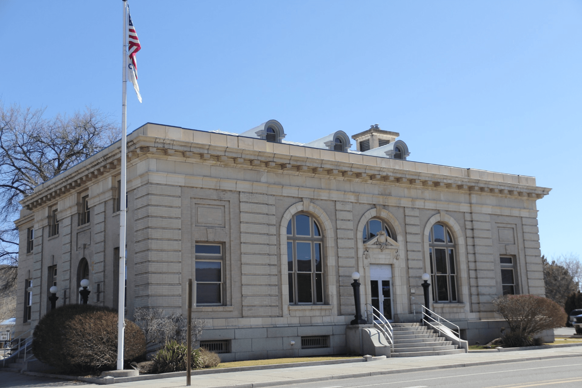 ChavesOfficeBuilding